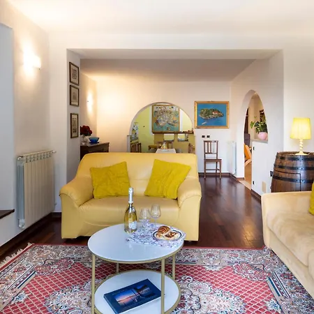 Lucciola Apartman *
